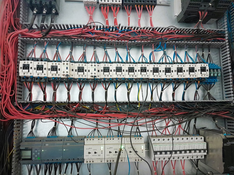 بررسی سیستم برقی موتور خانه